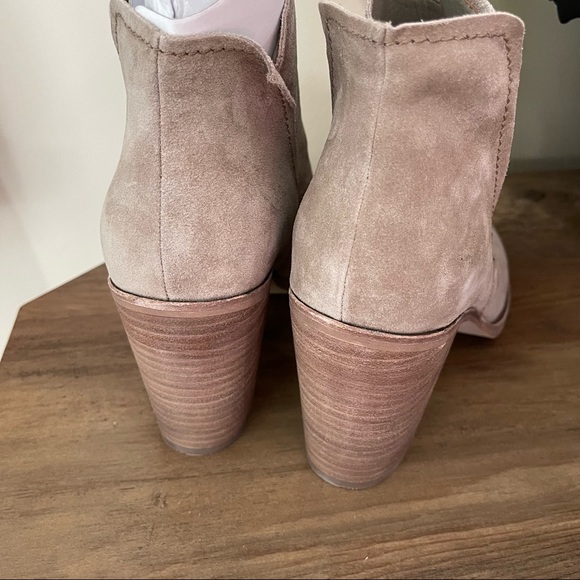 Dolce Vita Shep Taupe Suede Booties size 9.5 wide - Picture 2 of 4